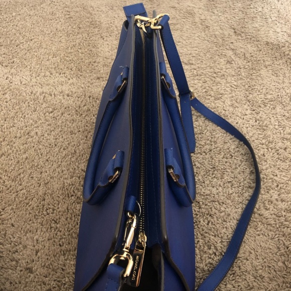 Michael Kors Selma Bag - Picture 5 of 7